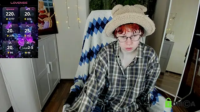 Snapshot of Melissa_Wells chatting on 10/23/25, 09:02 Melissa Wells online show from 10/23/25, 09:02