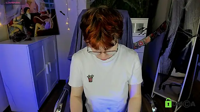 Snapshot of Melissa_Wells chatting on 10/28/25, 08:33 Melissa Wells online show from 10/28/25, 08:33