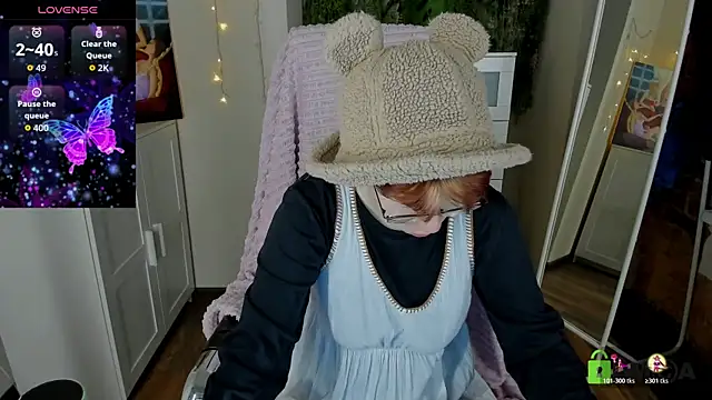 Snapshot of Melissa_Wells chatting on 11/06/25, 08:32 Melissa Wells online show from 11/06/25, 08:32