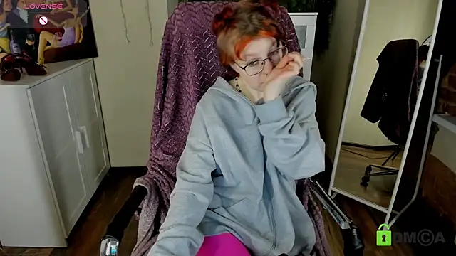 Snapshot of Melissa_Wells chatting on 11/15/25, 03:48 Melissa Wells online show from 11/15/25, 03:48