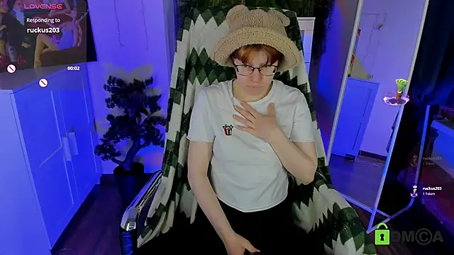 Snapshot of Melissa_Wells chatting on 11/28/25, 09:06 Melissa Wells online show from 11/28/25, 09:06