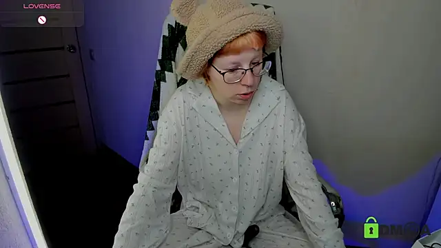 Snapshot of Melissa_Wells chatting on 12/04/25, 09:01 Melissa Wells online show from 12/04/25, 09:01