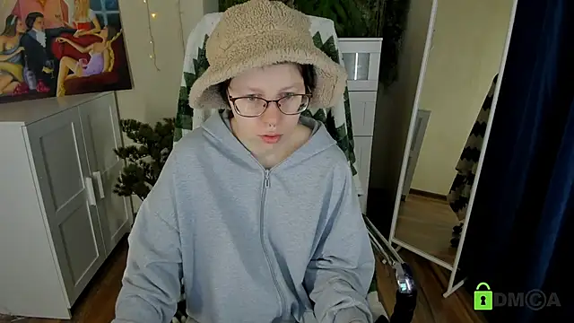 Snapshot of Melissa_Wells chatting on 12/14/25, 02:11 Melissa Wells online show from 12/14/25, 02:11