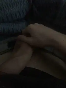 Snapshot of Luki475 chatting on 12/03/24, 08:27 Luki475 online show from 12/03/24, 08:27