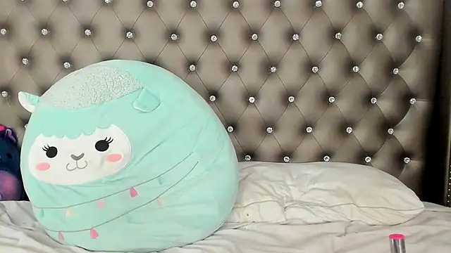 NadiaLyla online show from 07/03/26, 03:02
