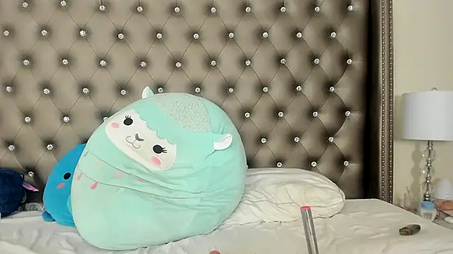 NadiaLyla online show from 07/18/26, 03:22