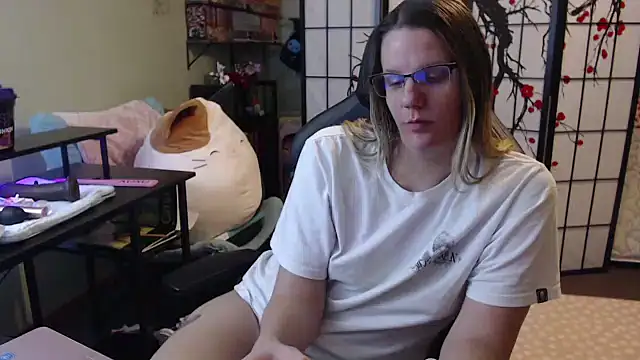 Snapshot of Sarahtineke chatting on 02/03/26, 10:59 Sarahtineke online show from 02/03/26, 10:59