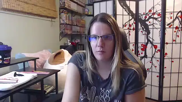 Snapshot of Sarahtineke chatting on 02/05/26, 10:47 Sarahtineke online show from 02/05/26, 10:47