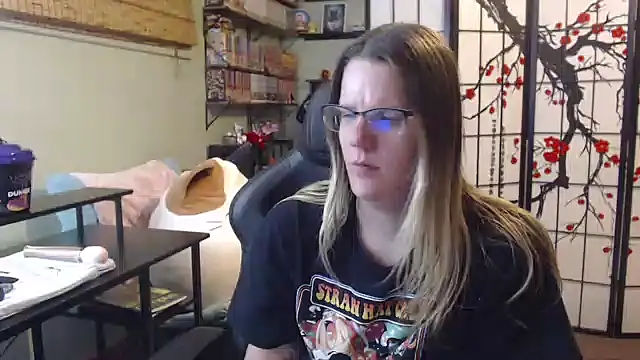 Snapshot of Sarahtineke chatting on 02/12/26, 10:27 Sarahtineke online show from 02/12/26, 10:27