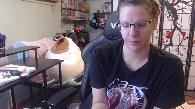 Snapshot of Sarahtineke chatting on 03/04/26, 03:40 Sarahtineke online show from 03/04/26, 03:40