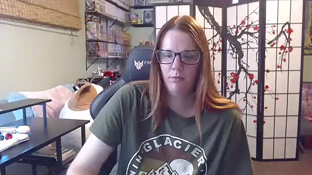 Snapshot of Sarahtineke chatting on 07/11/26, 03:59 Sarahtineke online show from 07/11/26, 03:59