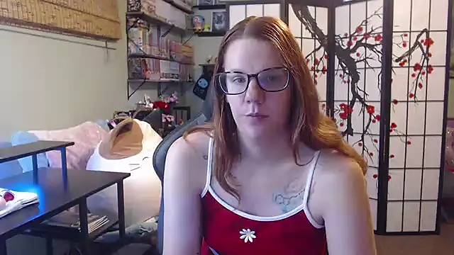 Snapshot of Sarahtineke chatting on 07/16/26, 04:02 Sarahtineke online show from 07/16/26, 04:02