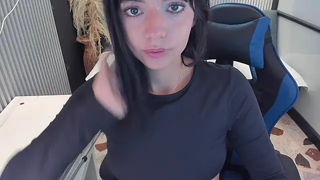 NicolRoss  online show from 06/10/26, 09:35