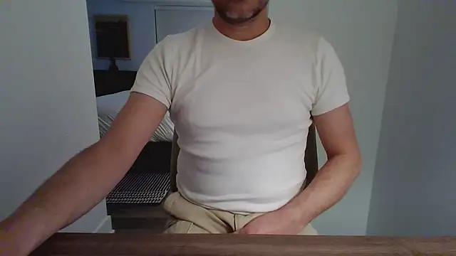 Snapshot of TheBongoBong chatting on 02/23/25, 12:41 TheBongoBong online show from 02/23/25, 12:41