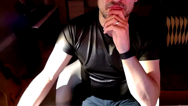 Snapshot of TheBongoBong chatting on 03/09/25, 06:17 TheBongoBong online show from 03/09/25, 06:17