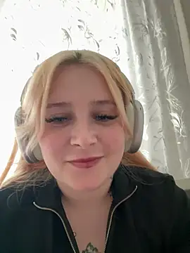 Snapshot of Light_Luna chatting on 07/11/26, 10:29 Light Luna online show from 07/11/26, 10:29