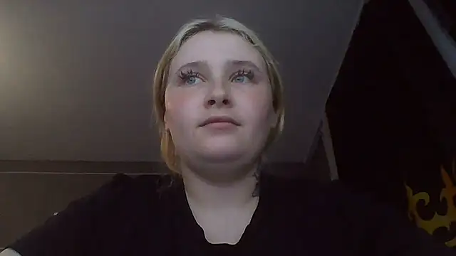 Snapshot of Light_Luna chatting on 07/31/26, 03:55 Light Luna online show from 07/31/26, 03:55