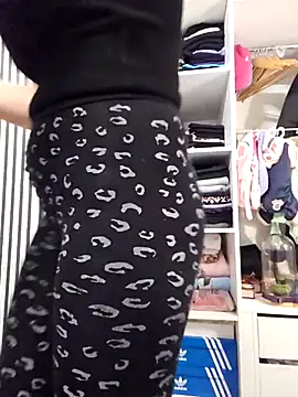 AnaFoxxy online show from 11/27/25, 08:05