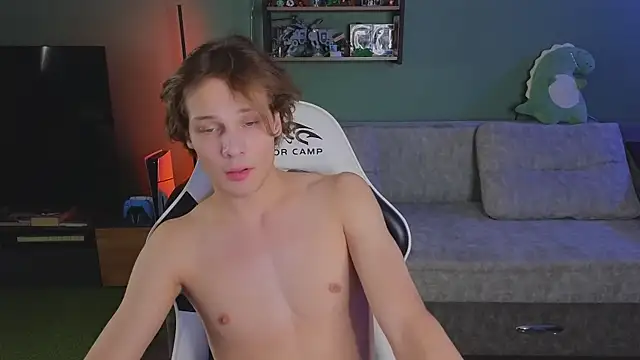 Snapshot of TeddyLiLboy chatting on 10/17/25, 03:47 TeddyLiLboy online show from 10/17/25, 03:47