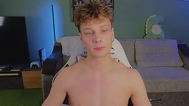 Snapshot of TeddyLiLboy chatting on 11/07/25, 10:10 TeddyLiLboy online show from 11/07/25, 10:10