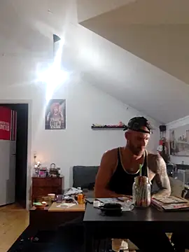 Snapshot of eltoulou chatting on 10/24/25, 11:56 eltoulou online show from 10/24/25, 11:56