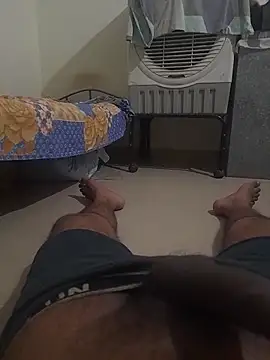 Snapshot of workoutsaurabh chatting on 10/24/25, 05:42 workoutsaurabh online show from 10/24/25, 05:42