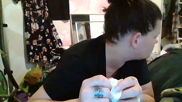 BeckiTooSweet online show from 10/11/25, 01:05