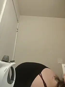 BeckiTooSweet online show from 10/21/25, 09:54