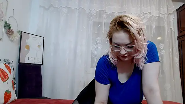 Catlady333 online show from 09/19/25, 05:35