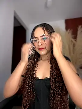 Snapshot of gretta_kler1 chatting on 11/02/25, 07:16 gretta kler1 online show from 11/02/25, 07:16