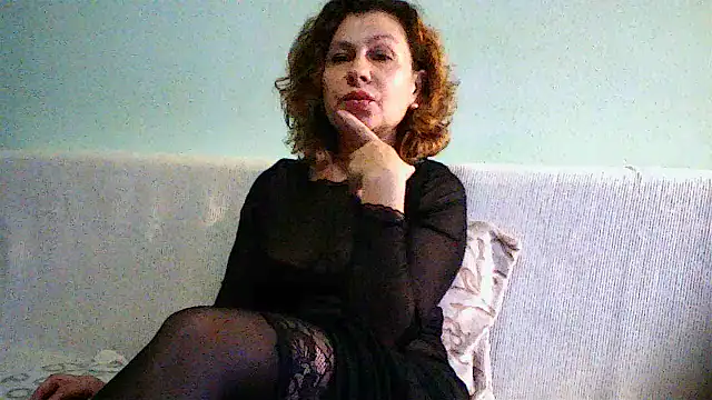 Snapshot of Mat_Elenore chatting on 11/16/25, 06:52 Mat Elenore online show from 11/16/25, 06:52