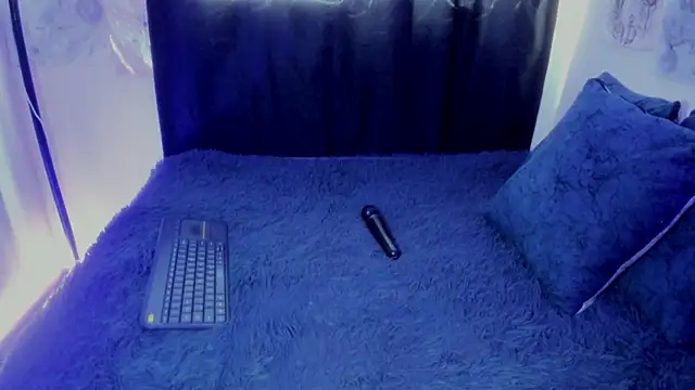 Snapshot of Keket_Smitth chatting on 11/06/25, 08:21 Keket Smitth online show from 11/06/25, 08:21