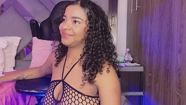 Iris hott1 online show from 12/14/24, 04:34