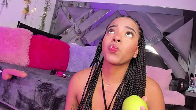 Iris hott1 online show from 12/22/24, 02:16