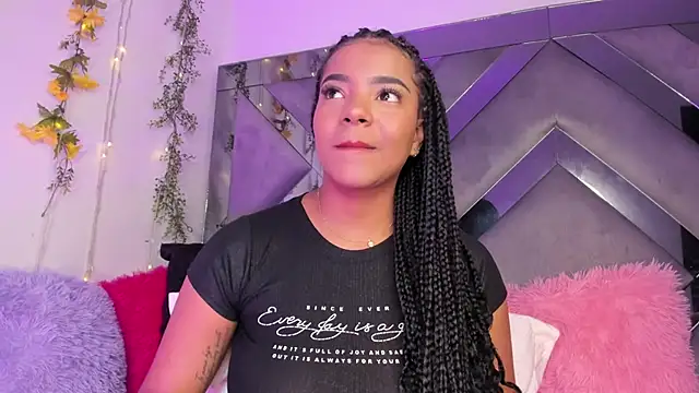 Iris hott1 online show from 12/26/24, 03:10