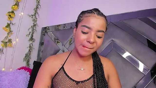Iris hott1 online show from 01/16/25, 02:41