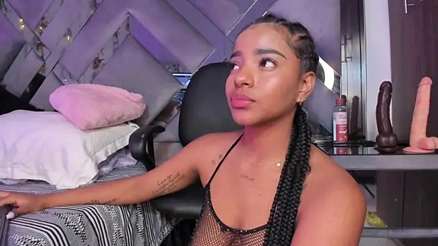 Iris hott1 online show from 01/17/25, 03:01