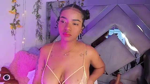 Iris hott1 online show from 03/08/25, 12:11