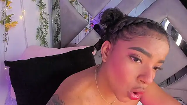 Iris hott1 online show from 03/16/25, 04:41