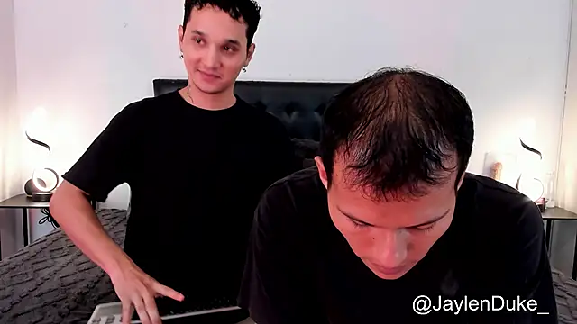 Snapshot of jaylen_and_duke chatting on 11/16/25, 11:05 jaylen and duke online show from 11/16/25, 11:05