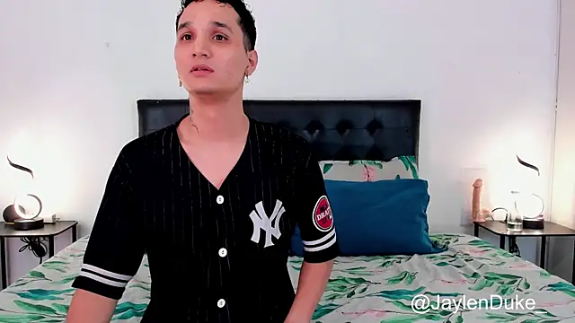 Snapshot of jaylen_and_duke chatting on 12/05/25, 11:08 jaylen and duke online show from 12/05/25, 11:08