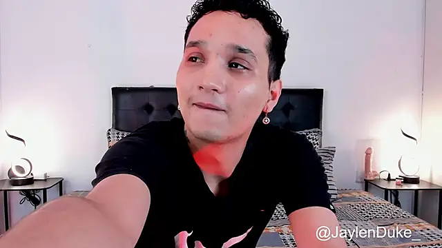 Snapshot of jaylen_and_duke chatting on 12/15/25, 11:03 jaylen and duke online show from 12/15/25, 11:03