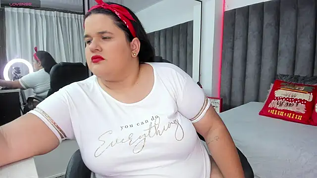 natalia curvy1 online show from 12/17/24, 07:26