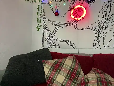 Snapshot of kinkygirl420x chatting on 12/22/24, 04:27 kinkygirl420x online show from 12/22/24, 04:27