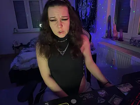 Snapshot of kinkygirl420x chatting on 01/08/25, 08:18 kinkygirl420x online show from 01/08/25, 08:18