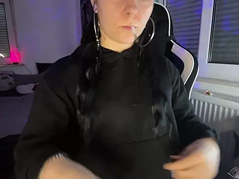 Snapshot of kinkygirl420x chatting on 01/20/25, 09:01 kinkygirl420x online show from 01/20/25, 09:01