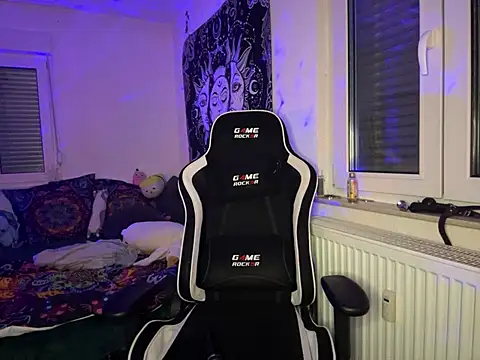 Snapshot of kinkygirl420x chatting on 02/11/25, 01:10 kinkygirl420x online show from 02/11/25, 01:10