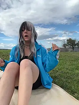 Snapshot of kinkygirl420x chatting on 03/22/25, 02:58 kinkygirl420x online show from 03/22/25, 02:58