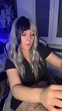 Snapshot of kinkygirl420x chatting on 10/13/25, 08:09 kinkygirl420x online show from 10/13/25, 08:09