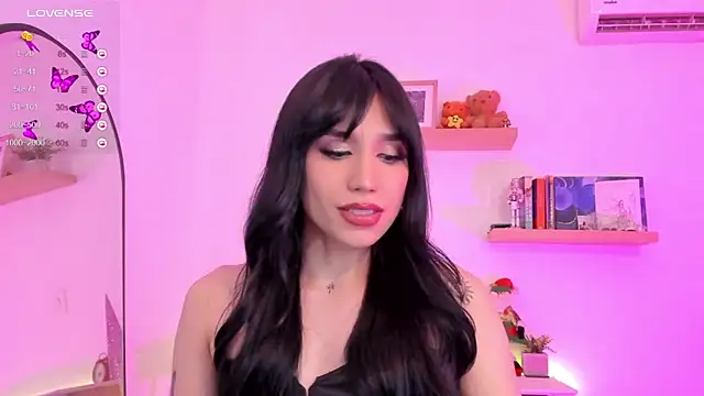 Snapshot of rose_saenz chatting on 12/14/24, 12:44 rose saenz online show from 12/14/24, 12:44